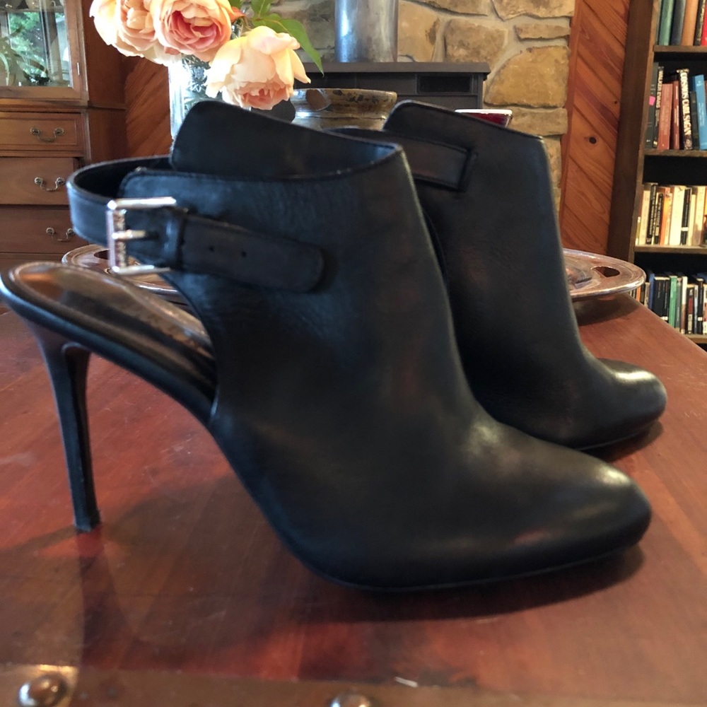 Lauren Ralph Lauren black sling back bootie size 8